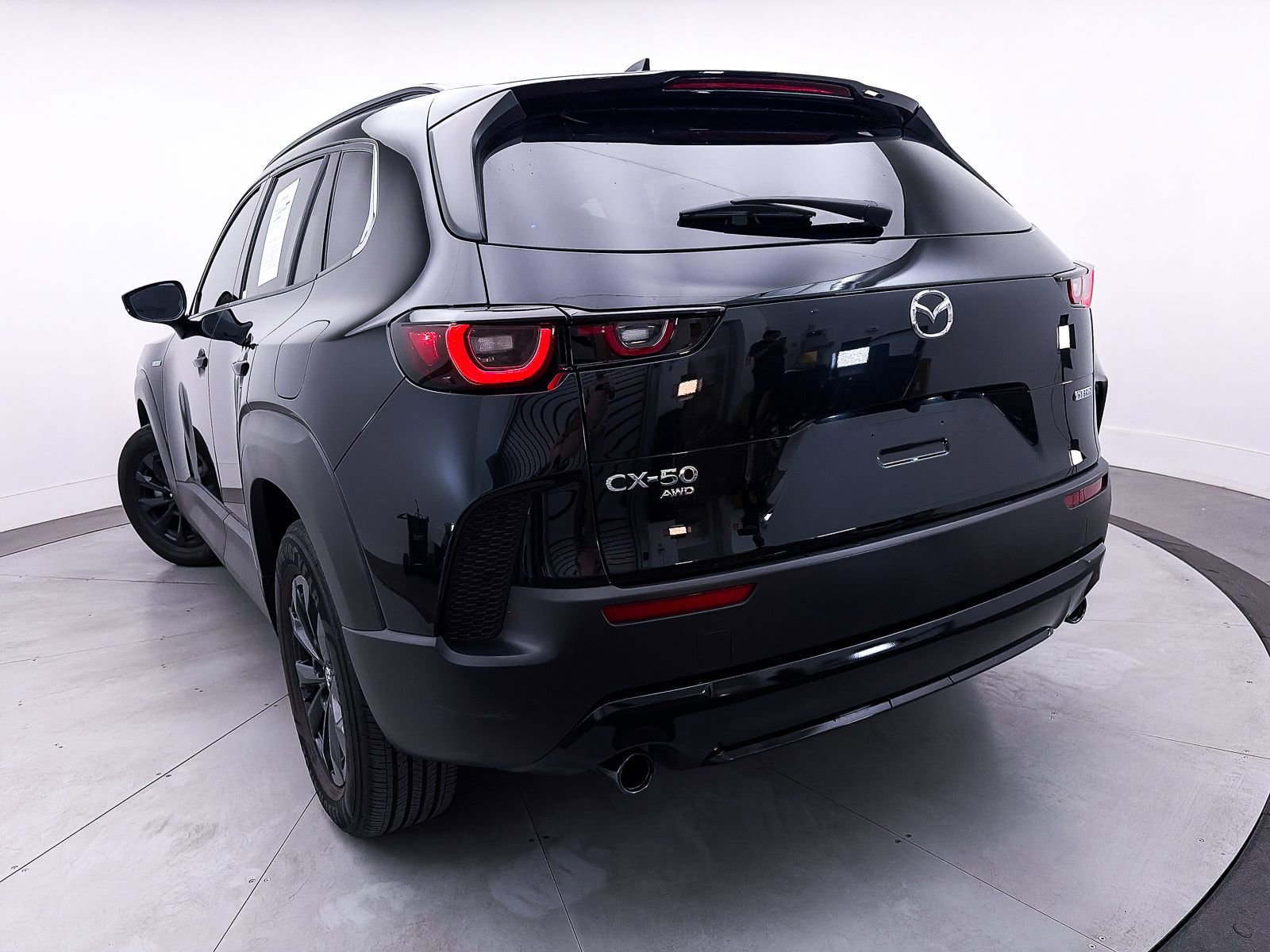 Used 2025 MAZDA CX-50 AWD 2.5 Hybrid w/ Premium Pkg image 9