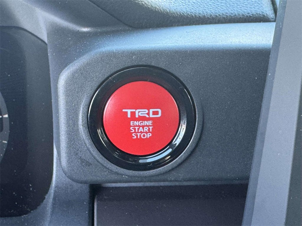 Used 2025 Toyota Tacoma TRD Off-Road image 8