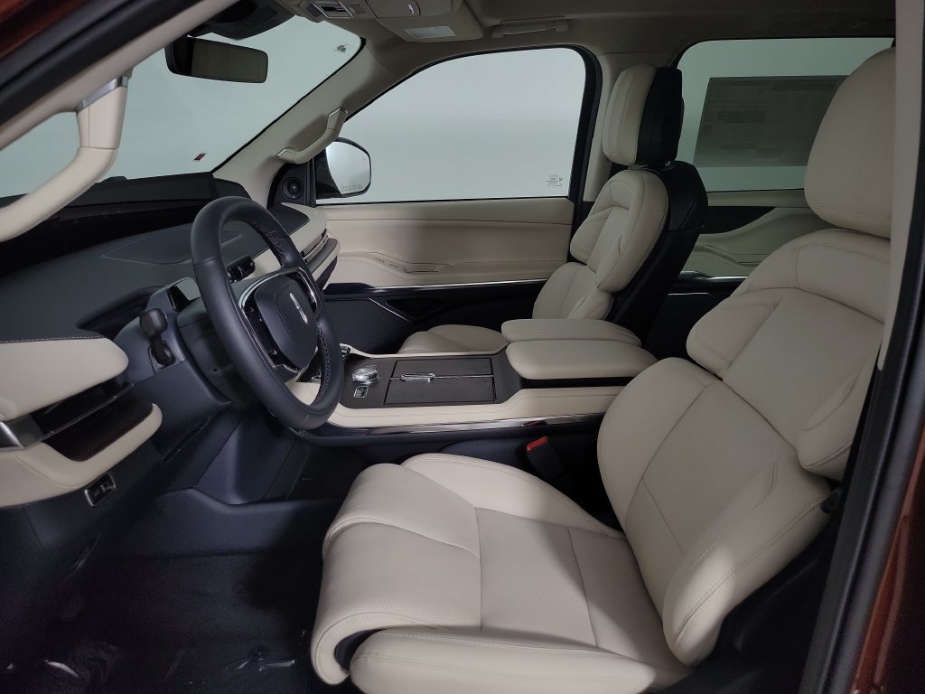 New 2027 Lincoln Navigator L Reserve w/ Jet Appearance Package RWD image 17