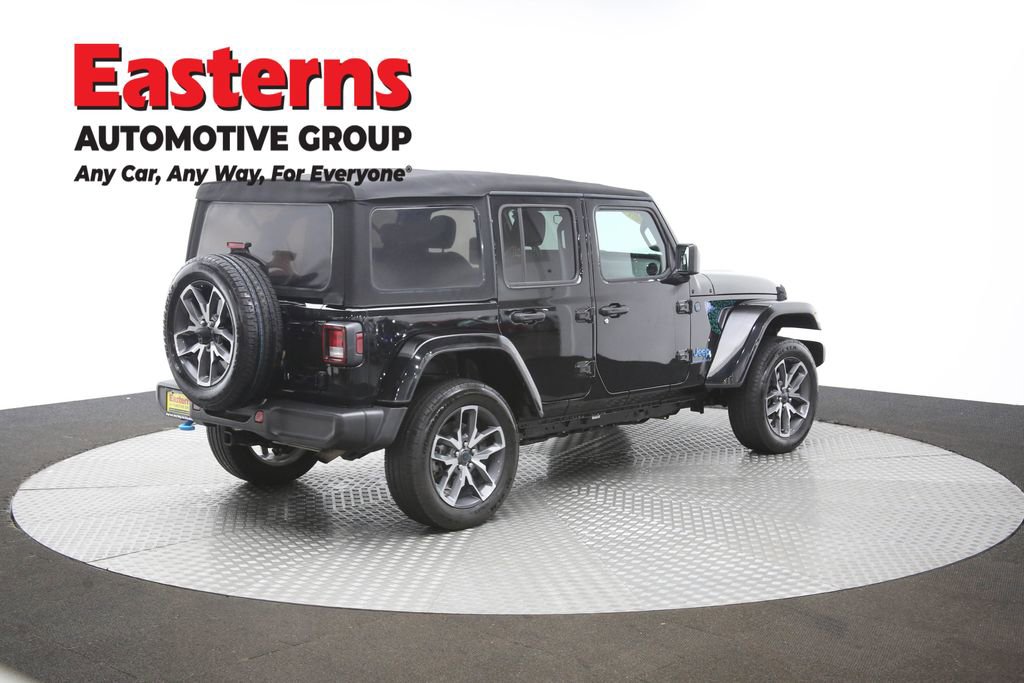 Used 2024 Jeep Wrangler Unlimited AWD/4WD image 44