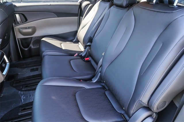 New 2026 Kia Carnival EX image 17