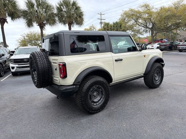 Used 2025 Ford Bronco Badlands image 8