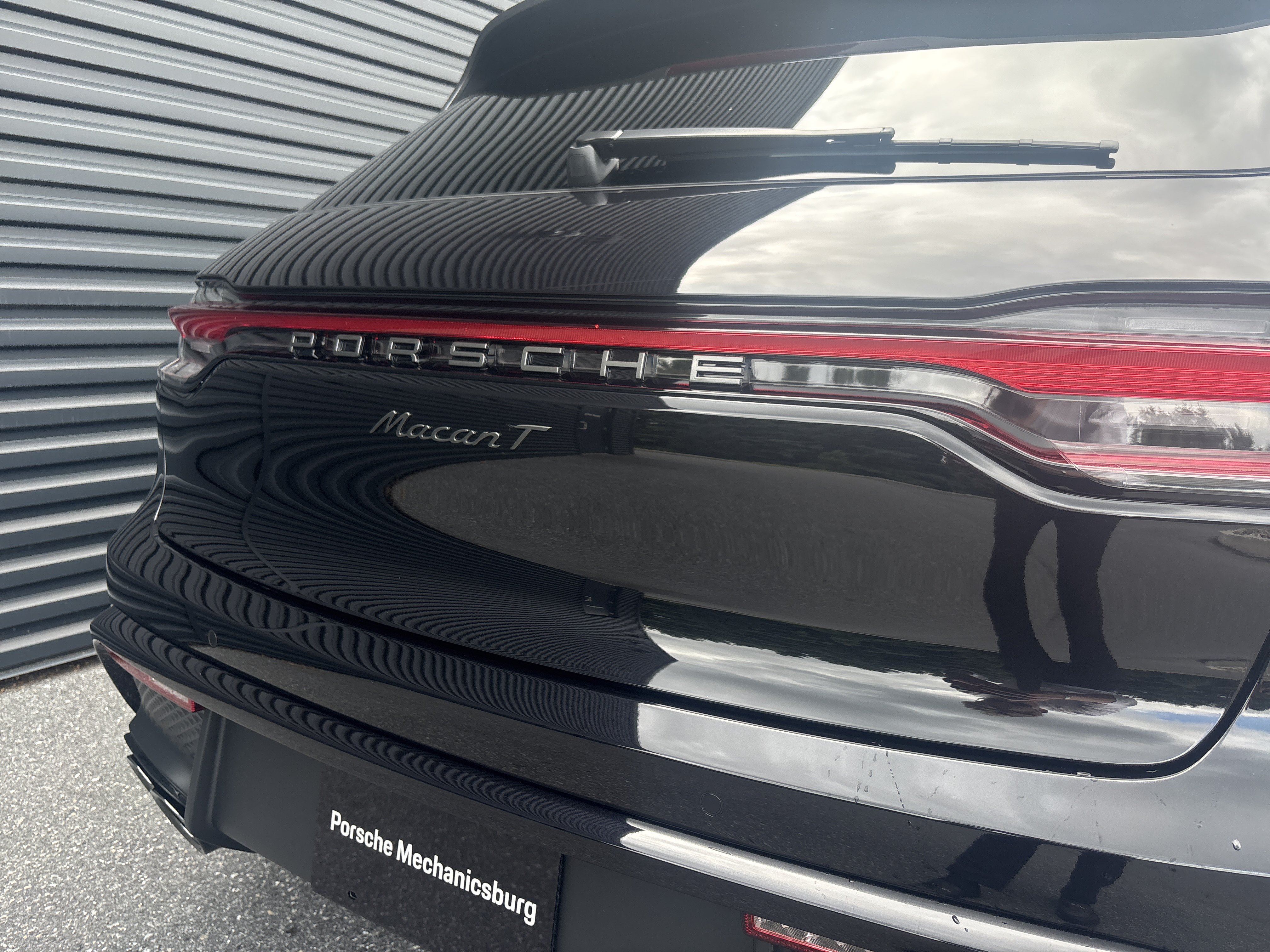 New 2026 Porsche Macan Turbo AWD/4WD image 23