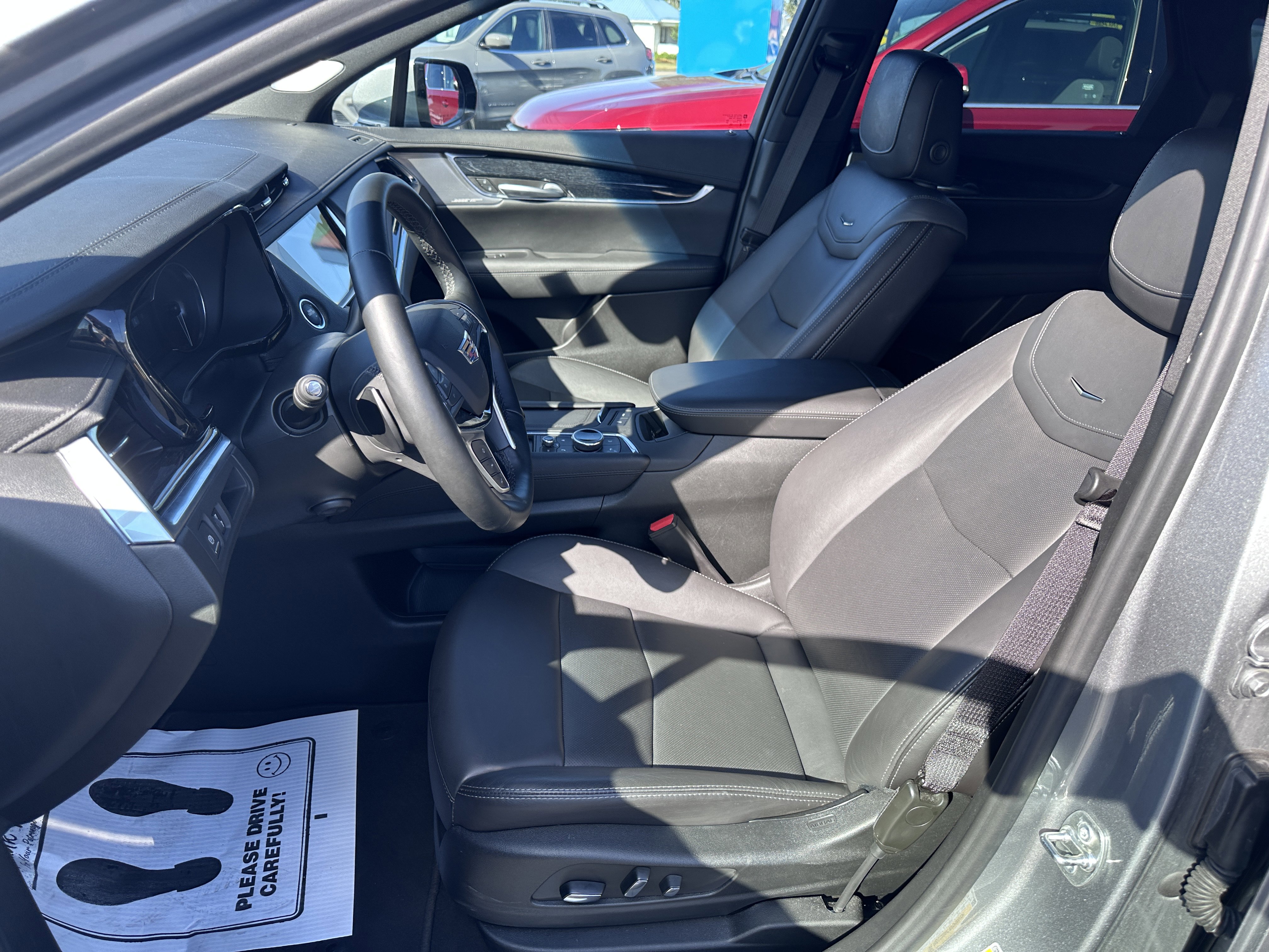 Used 2025 Cadillac XT5 Premium Luxury image 10