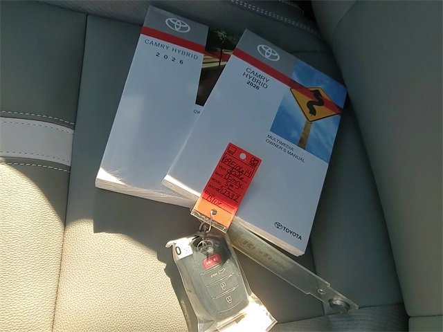 Used 2026 Toyota Camry SE image 7