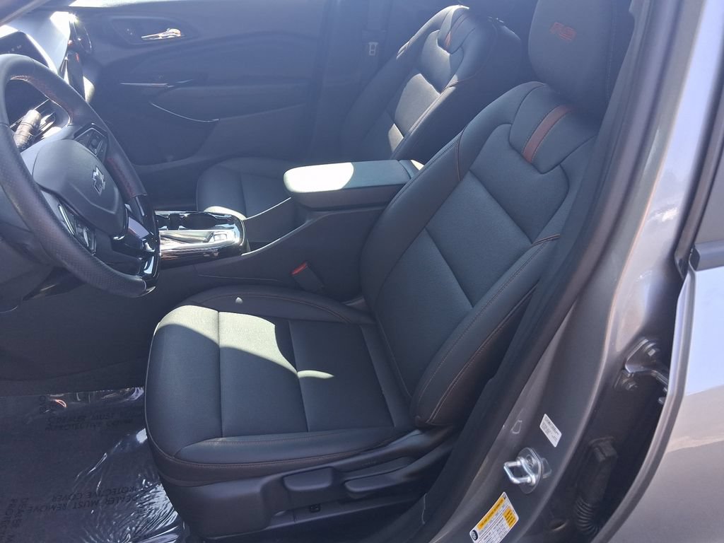 Used 2025 Chevrolet Trax RS w/ Driver Confidence Package FWD image 12