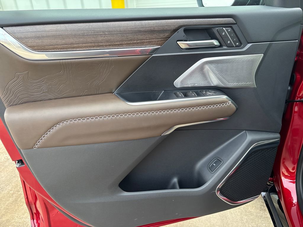 New 2026 GMC Acadia Denali Ultimate w/ LPO, Floor Liner Package image 12