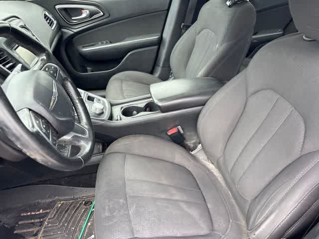 Used 2015 Chrysler 200 Limited w/ Convenience Group FWD image 10