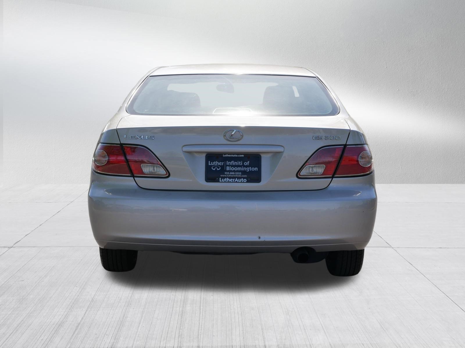 Used 2002 Lexus ES 330 FWD image 6
