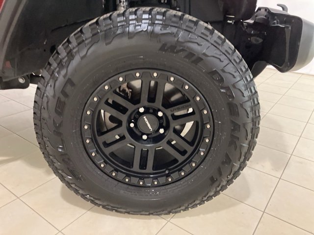 Used 2021 Jeep Gladiator Willys image 31