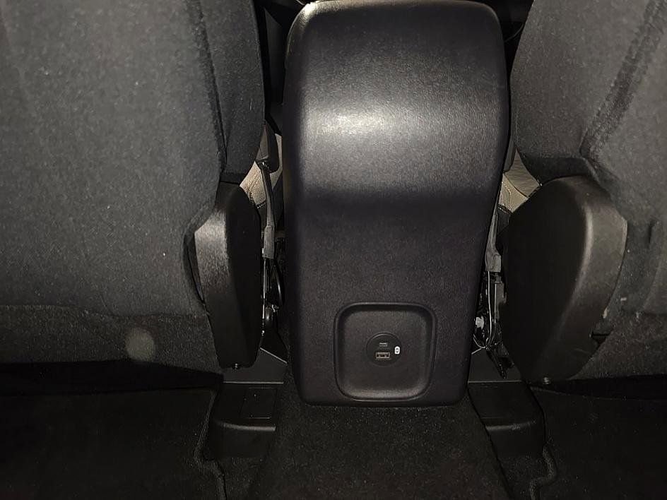 Used 2022 Ford Escape SE image 32