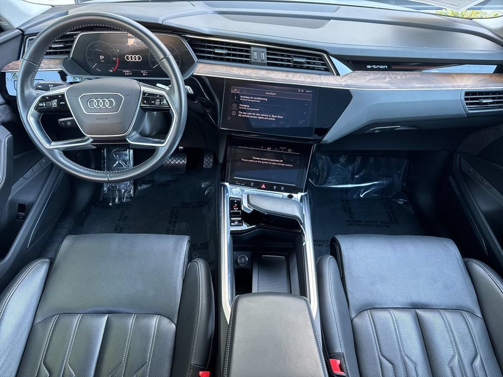 Used 2019 Audi e-tron Prestige w/ Prestige Package AWD/4WD image 17