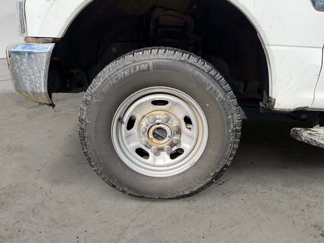 Used 2022 Ford F250 XL w/ Power Equipment Group image 14