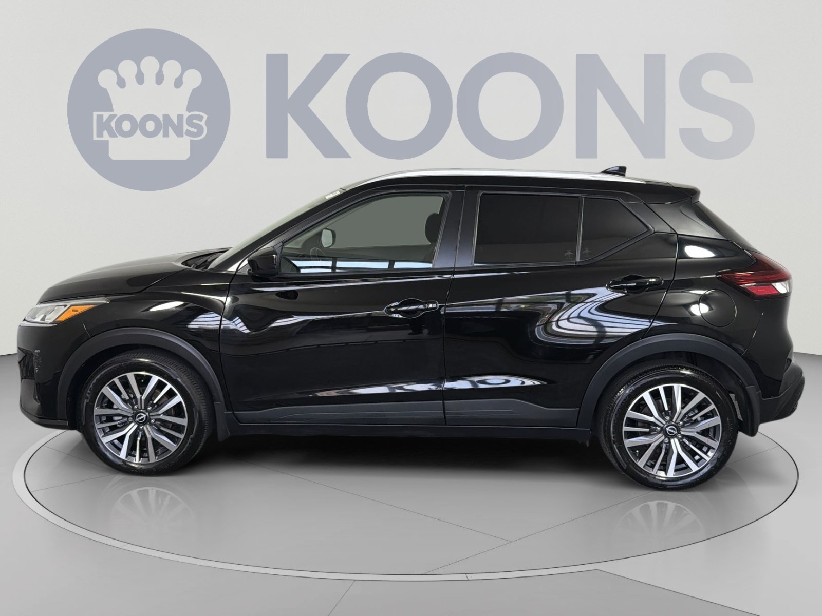 Used 2024 Nissan Kicks SV FWD image 2