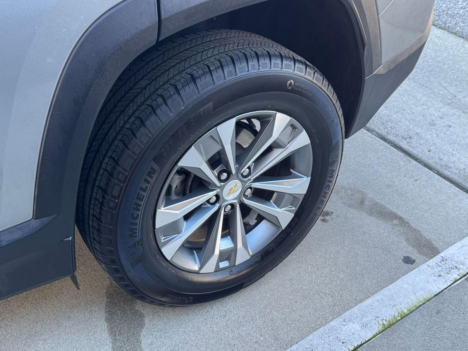 Used 2025 Chevrolet Equinox LT image 29