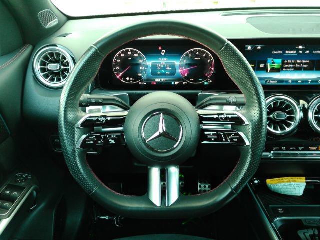 Used 2024 Mercedes-Benz GLB 250 image 35