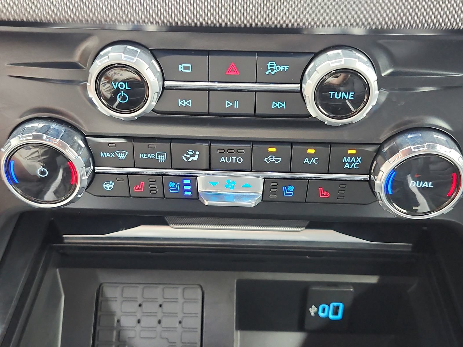 Used 2026 Ford F250 Platinum AWD/4WD image 35