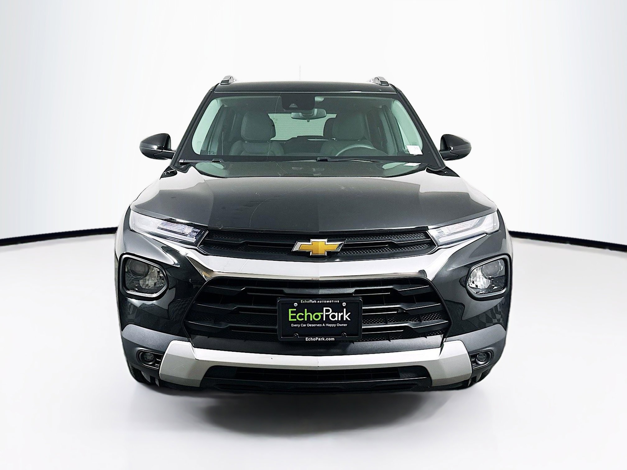 Used 2023 Chevrolet TrailBlazer LT w/ LPO, Blackout Package AWD/4WD image 2