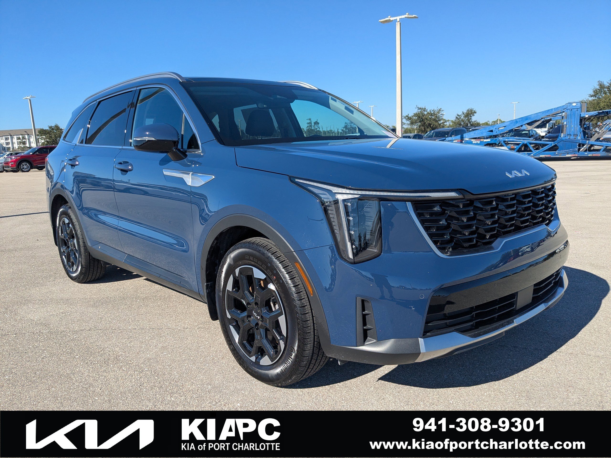 Used 2025 Kia Sorento S w/ Panoramic Sunroof Package