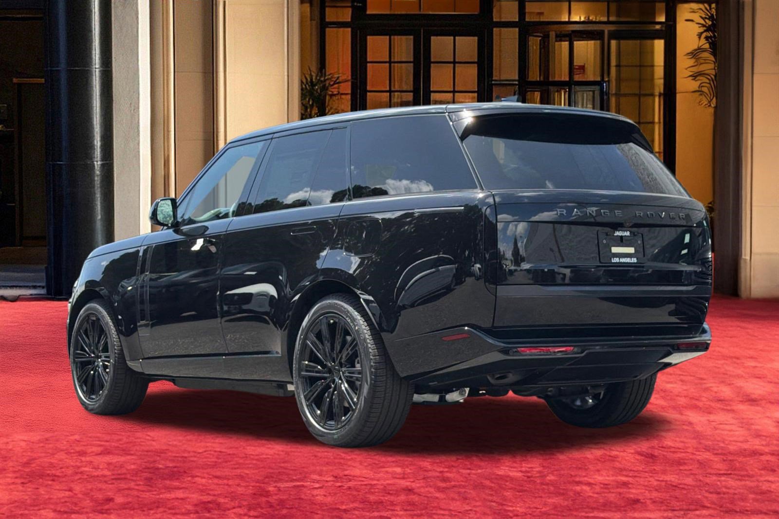 New 2026 Land Rover Range Rover SE AWD/4WD image 3
