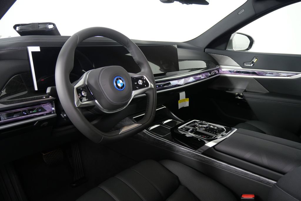 Used 2025 BMW i7 eDrive50 image 12
