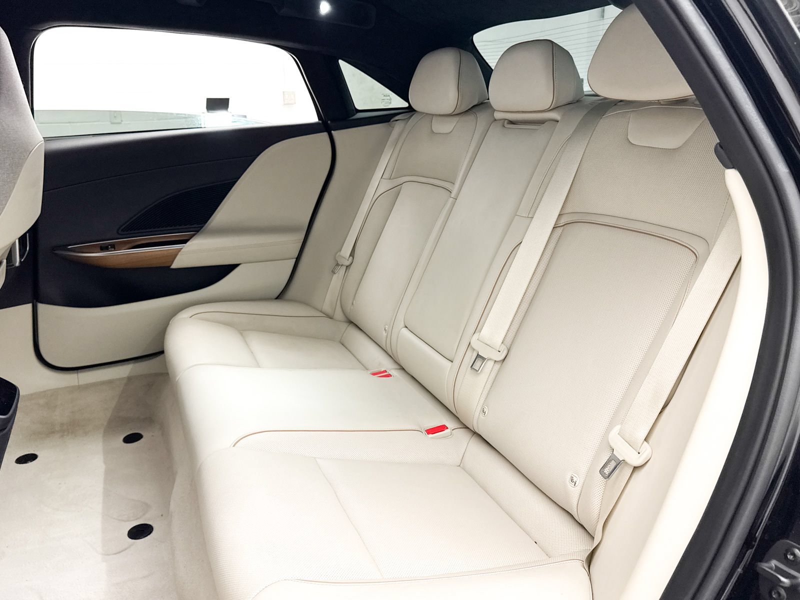 Used 2023 Lucid Air Touring AWD/4WD image 25
