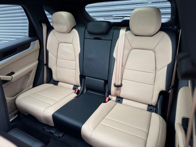 Certified 2024 Porsche Cayenne S image 35