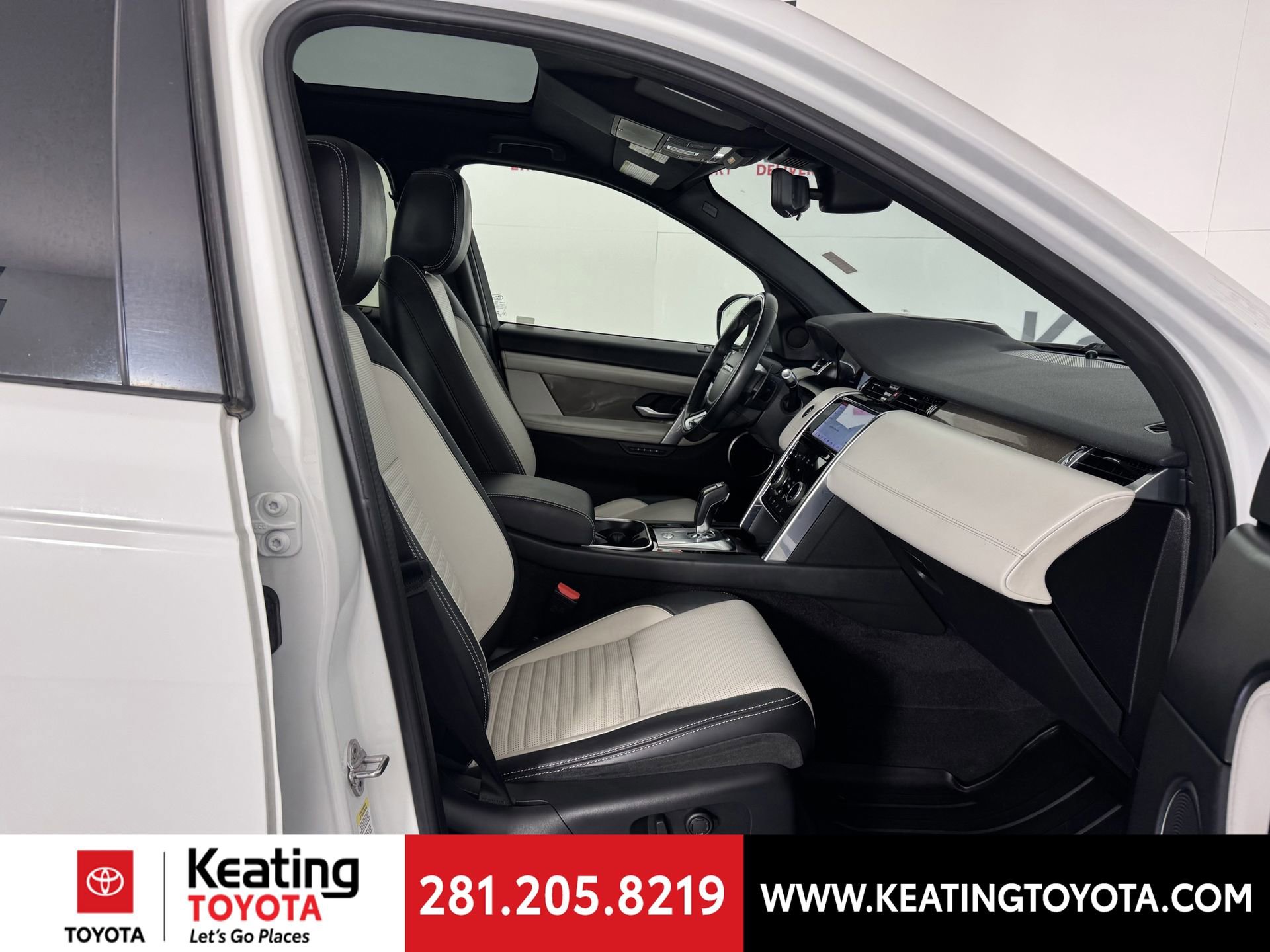 Used 2020 Land Rover Discovery Sport SE R-Dynamic image 21