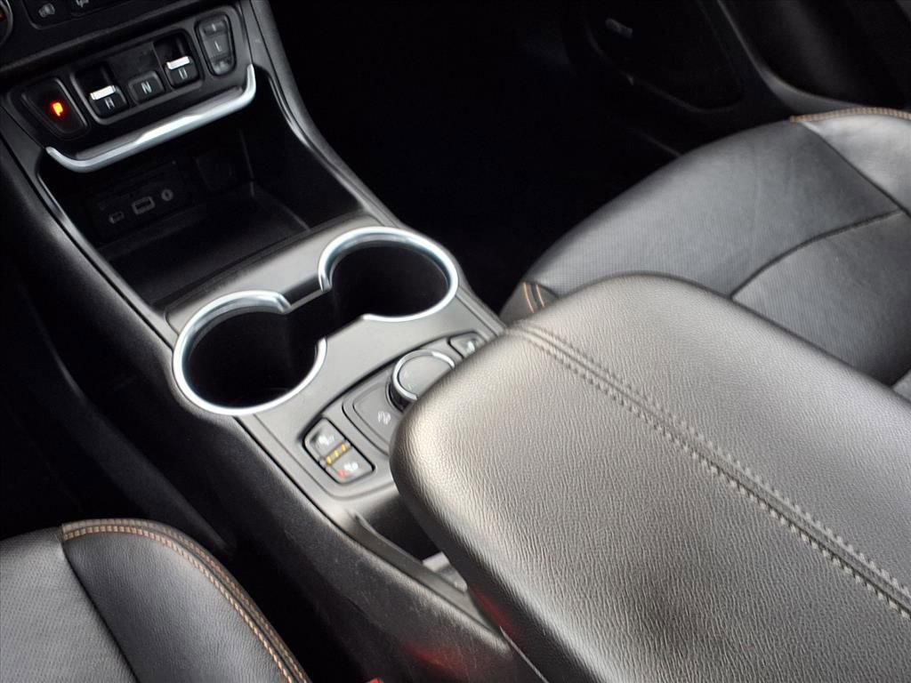 Used 2018 GMC Terrain SLT w/ Preferred Package image 16