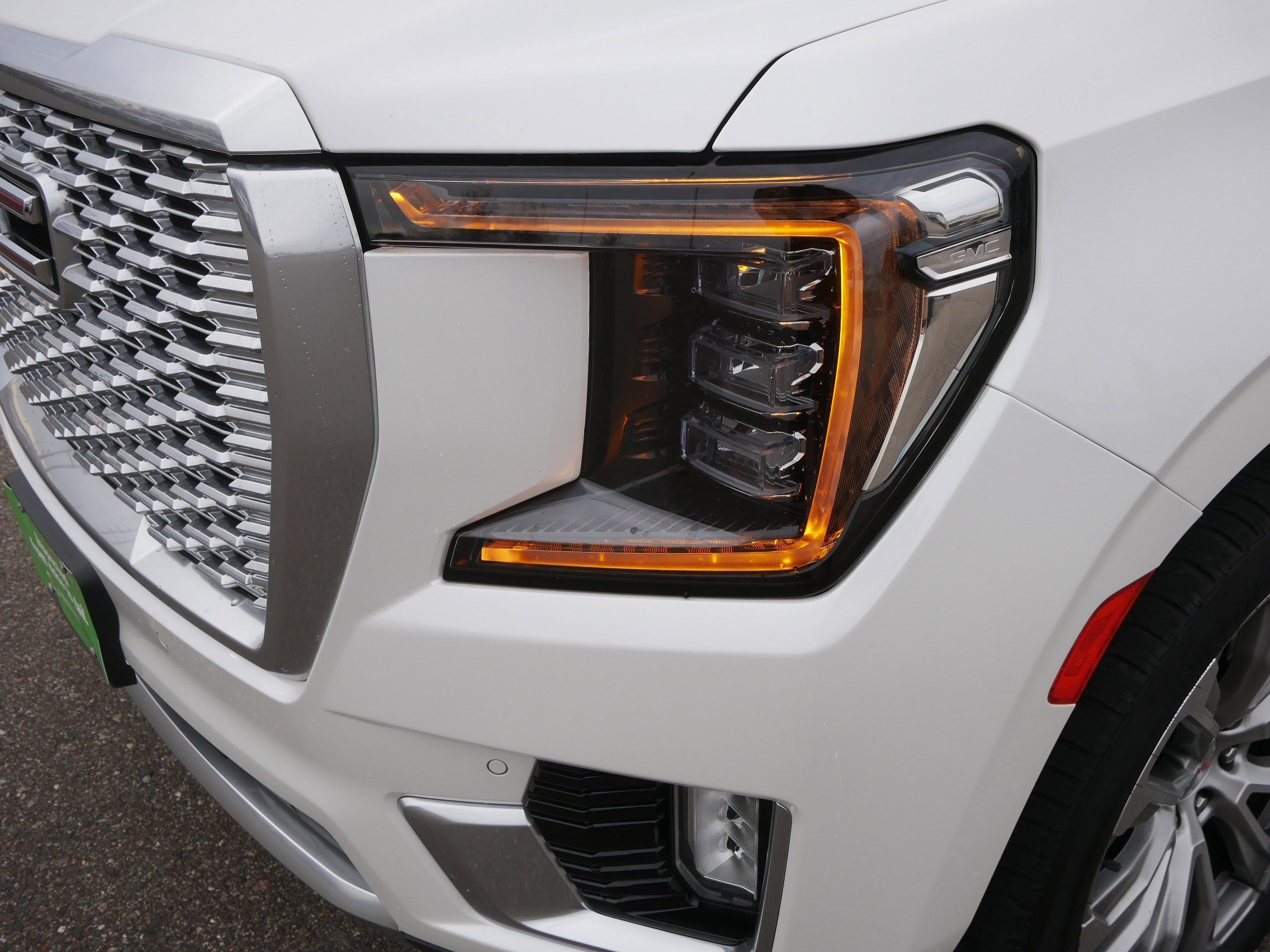 Used 2021 GMC Yukon Denali w/ Denali Premium Package image 15