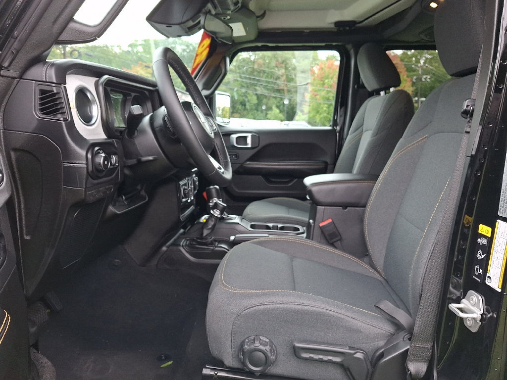 Certified 2026 Jeep Wrangler Unlimited Sahara AWD/4WD image 13