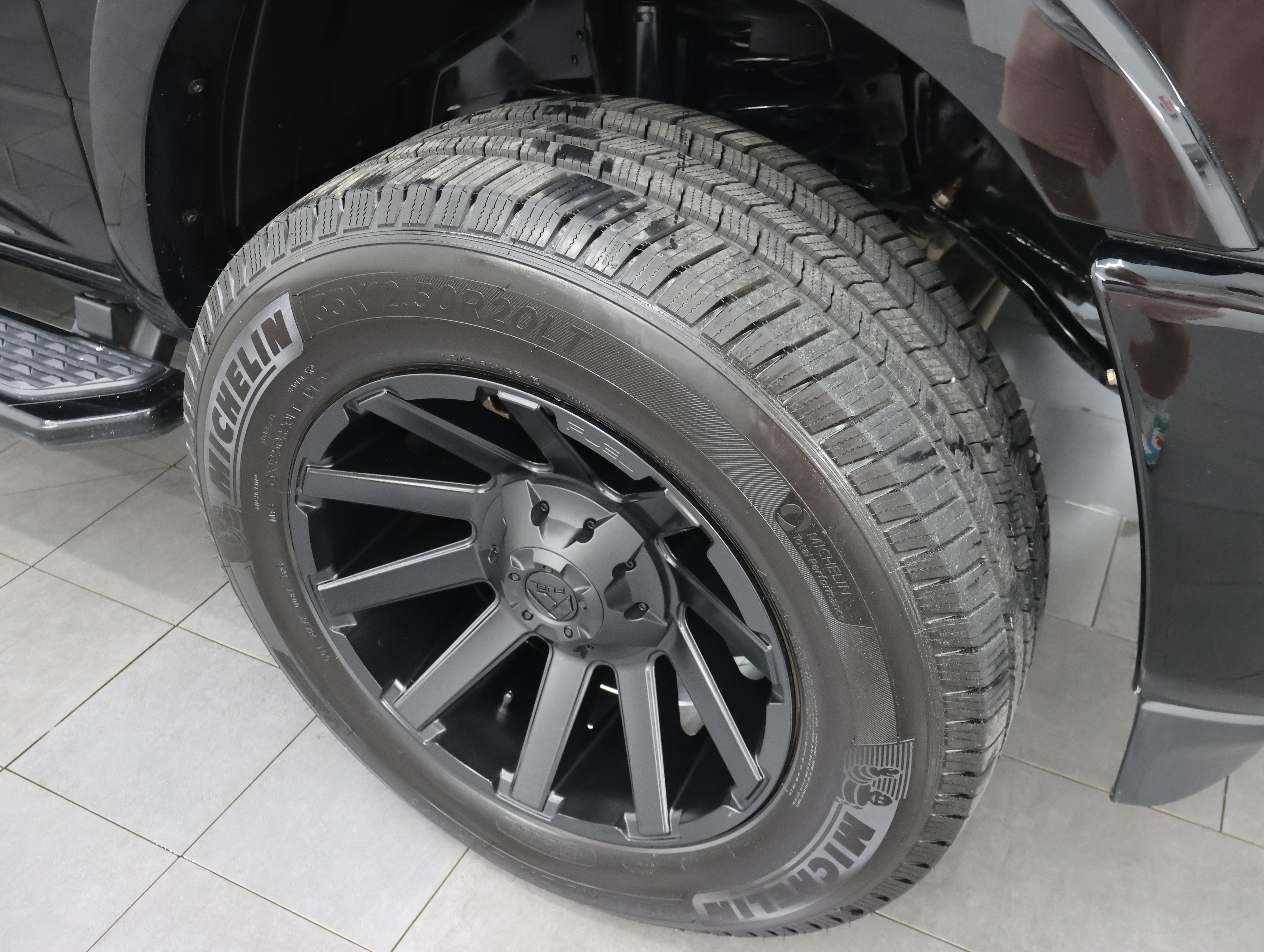 Used 2023 RAM 2500 Laramie AWD/4WD image 3