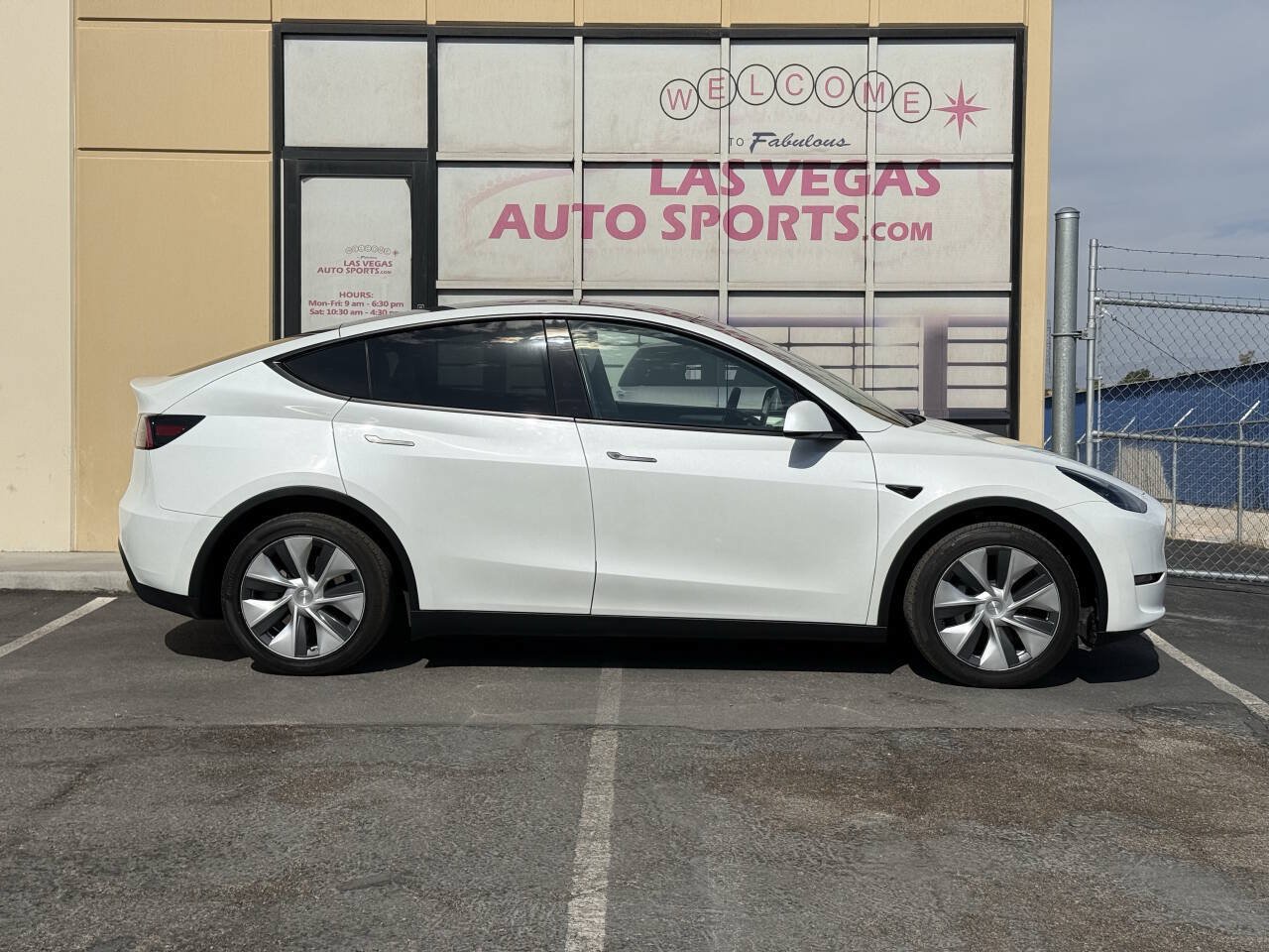 Used 2023 Tesla Model Y Long Range AWD/4WD image 6