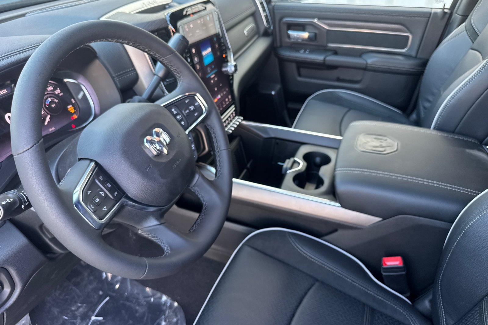 New 2026 RAM 3500 Laramie w/ Max Tow Package AWD/4WD image 9