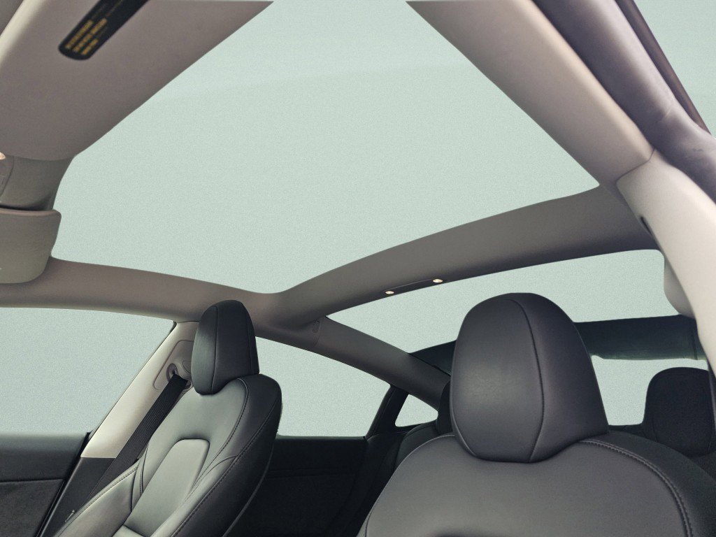 Used 2023 Tesla Model 3 Standard Range image 8