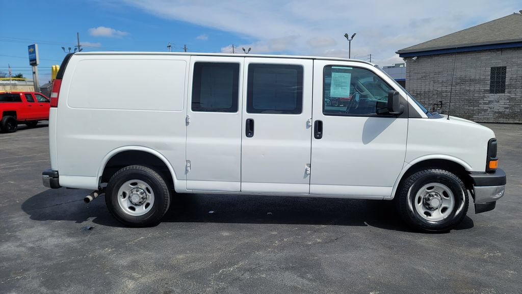 Used 2017 GMC Savana 2500 RWD image 14