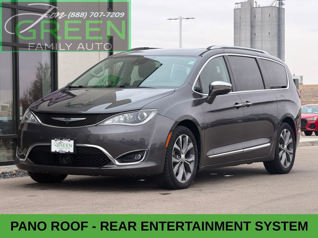 Used 2018 Chrysler Pacifica Limited w/ Tire & Wheel Group