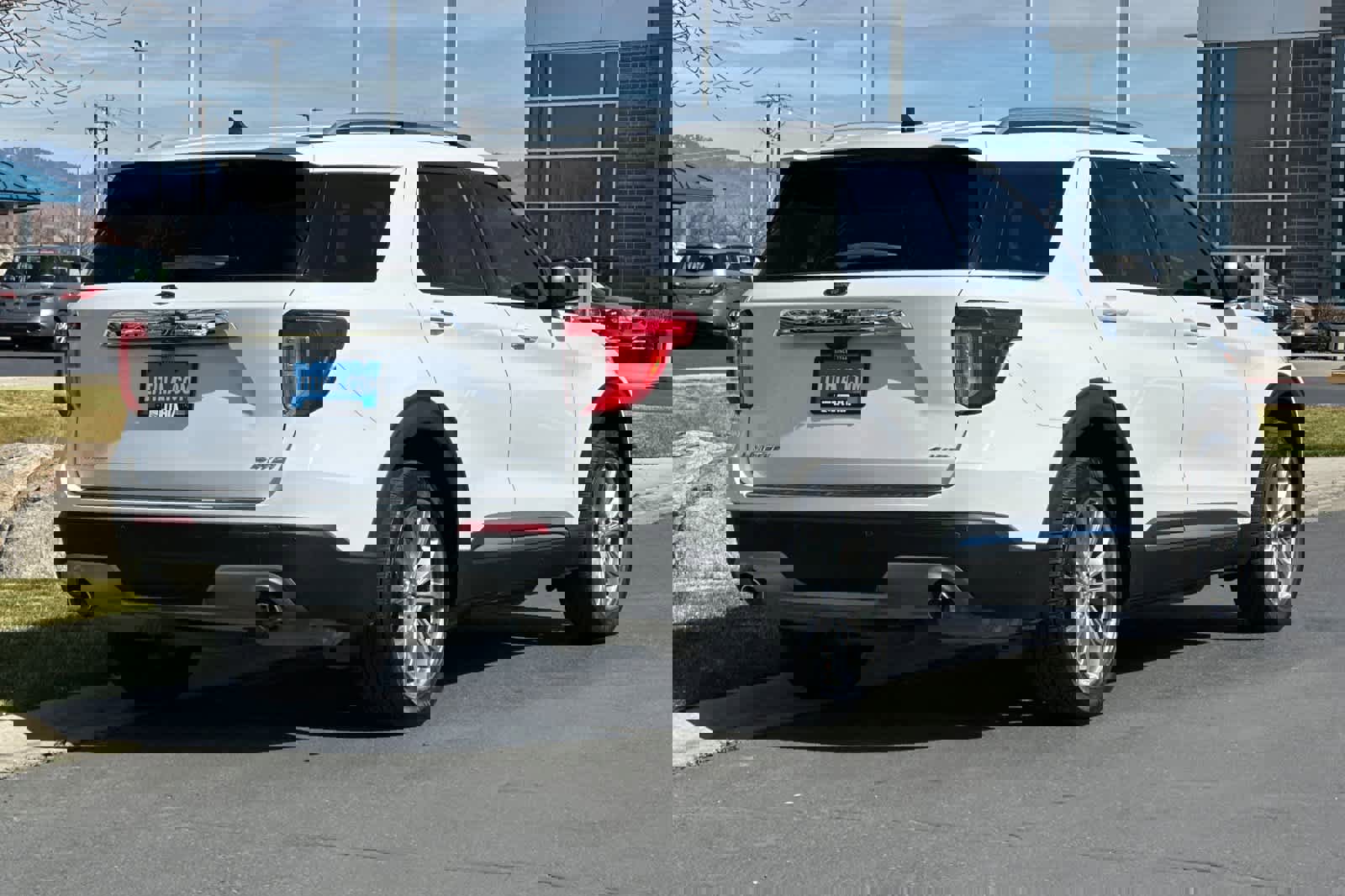 Used 2021 Ford Explorer Limited w/ Equipment Group 301A image 2