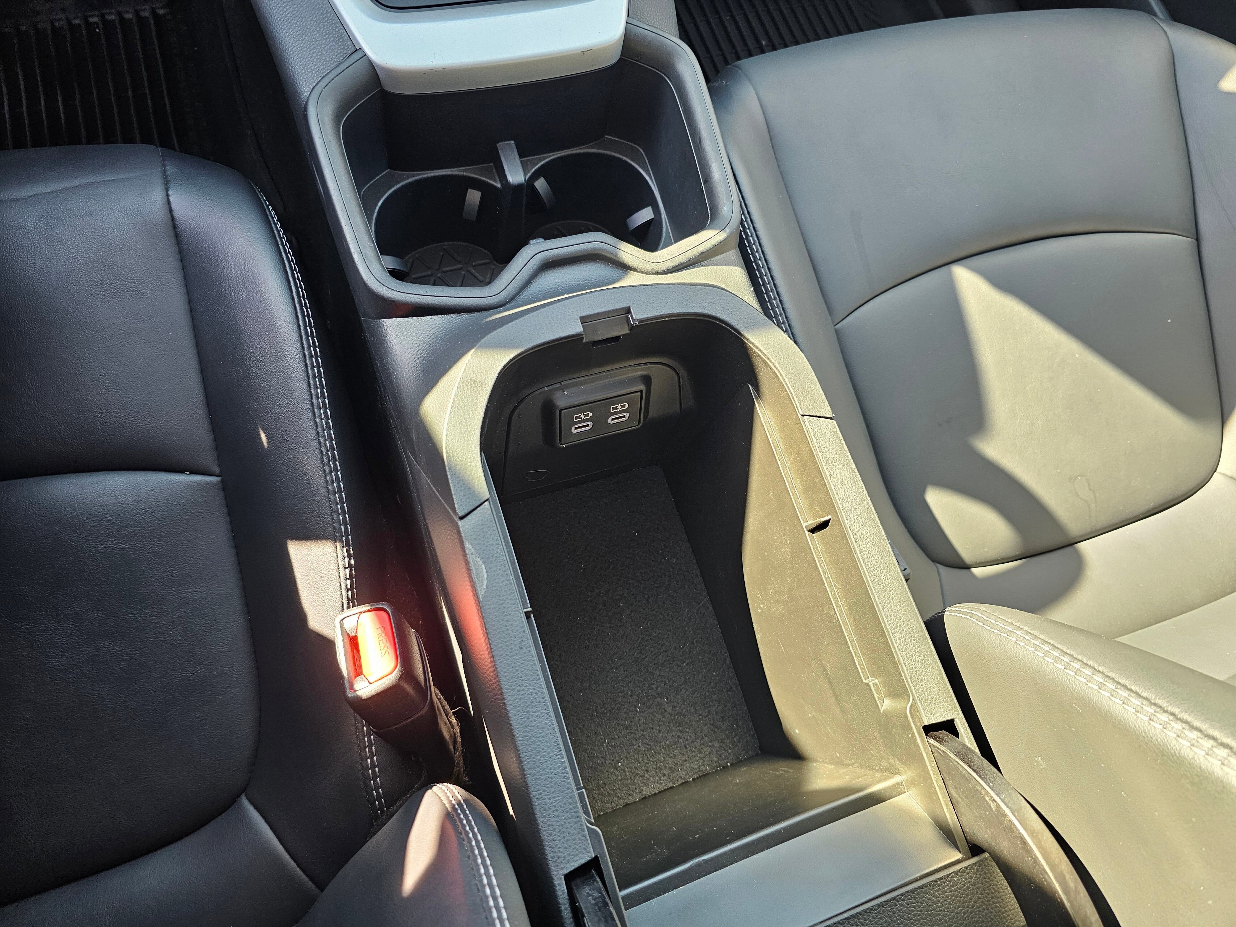 Used 2023 Toyota RAV4 XLE Premium image 25