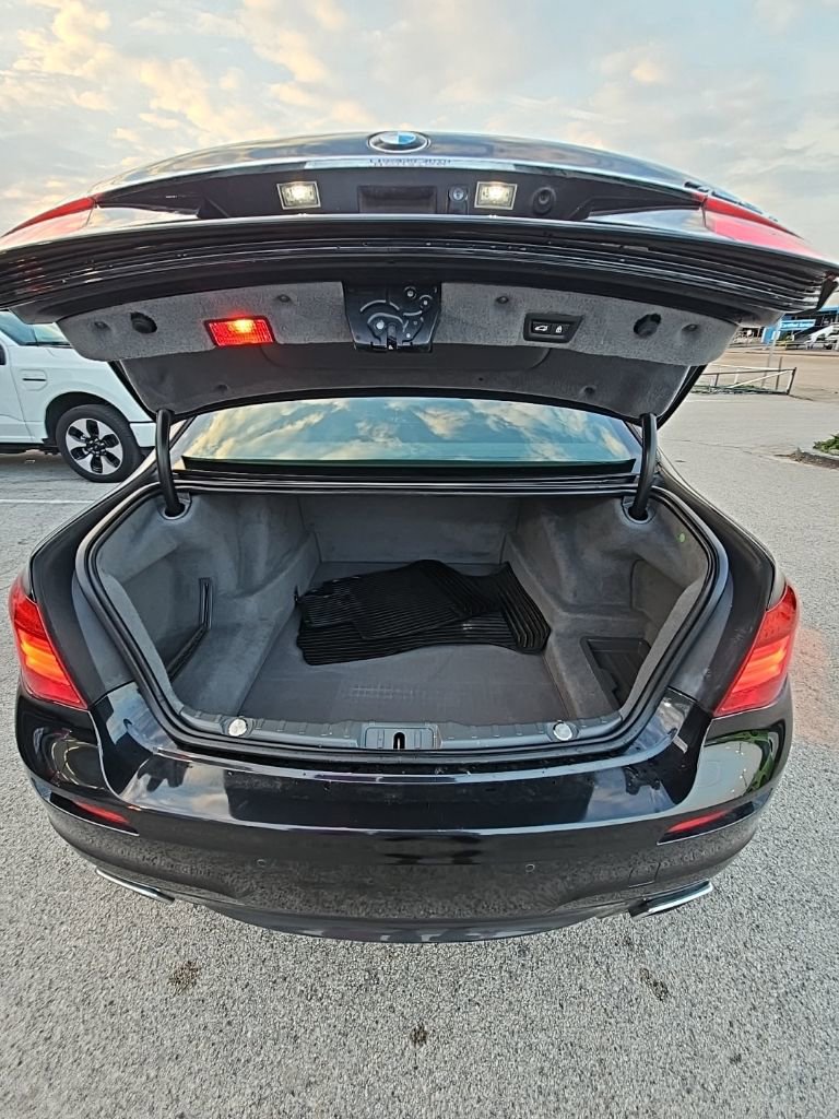Used 2015 BMW 750i RWD image 21