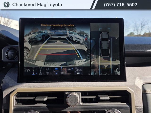 Used 2025 Toyota Tacoma Trailhunter image 17
