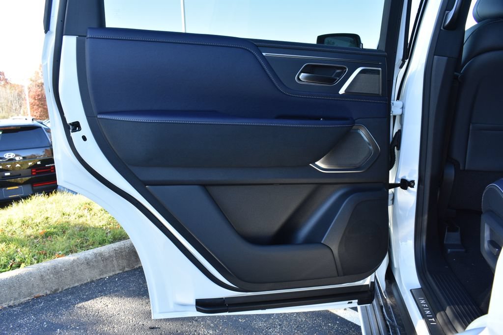 Certified 2026 INFINITI QX80 4WD w/ Sport Exterior Package image 26