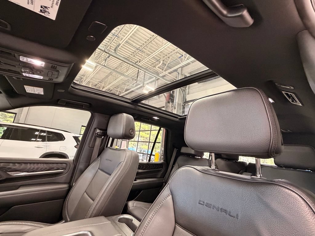 Used 2023 GMC Yukon Denali AWD/4WD image 30