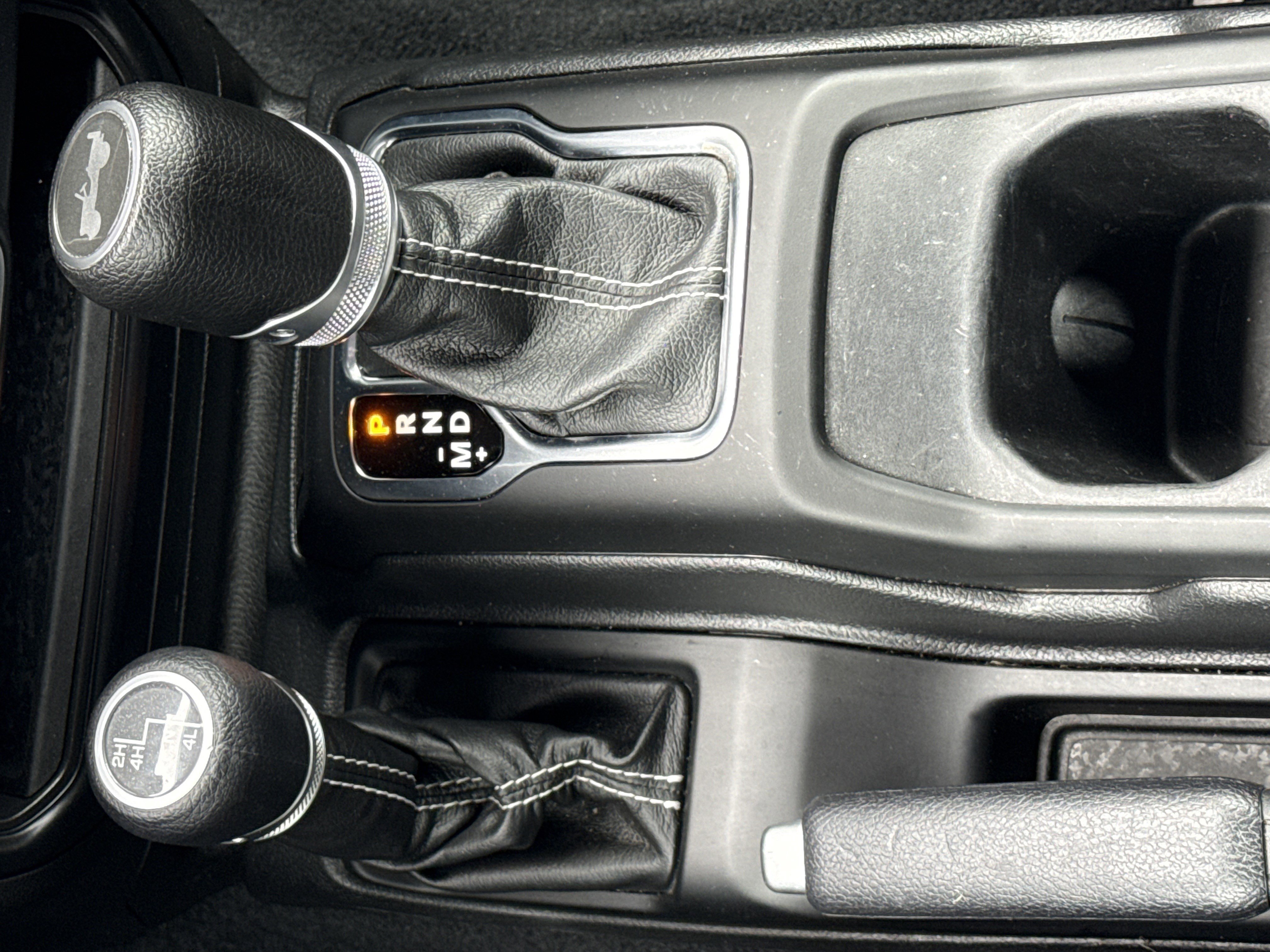 Used 2021 Jeep Wrangler Unlimited Sahara AWD/4WD image 24