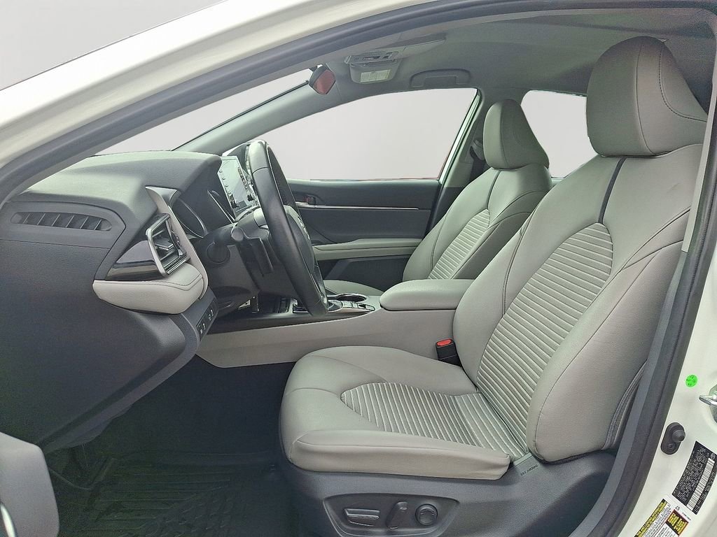 Used 2022 Toyota Camry SE image 14