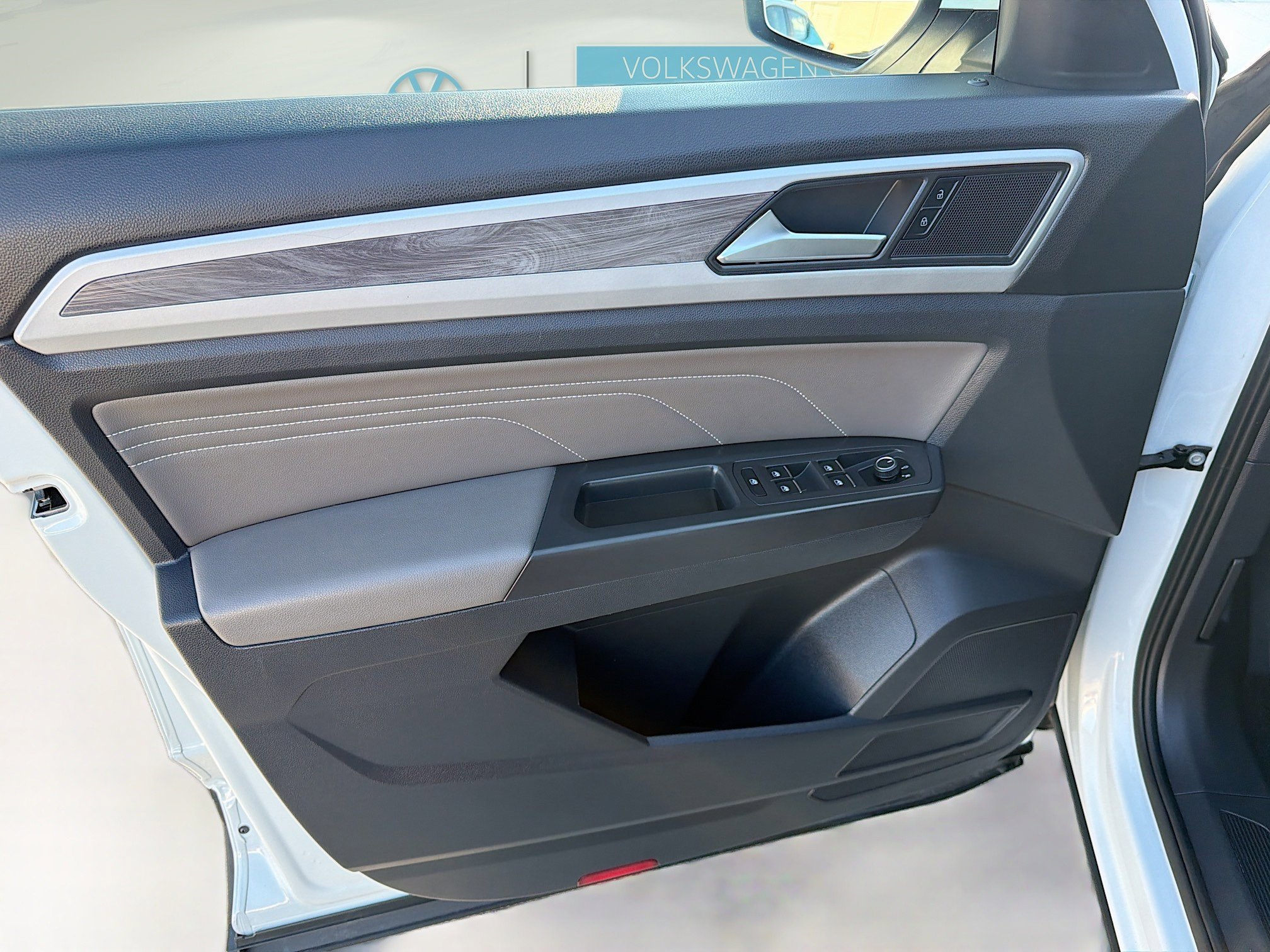 Used 2023 Volkswagen Atlas Cross Sport SE image 19