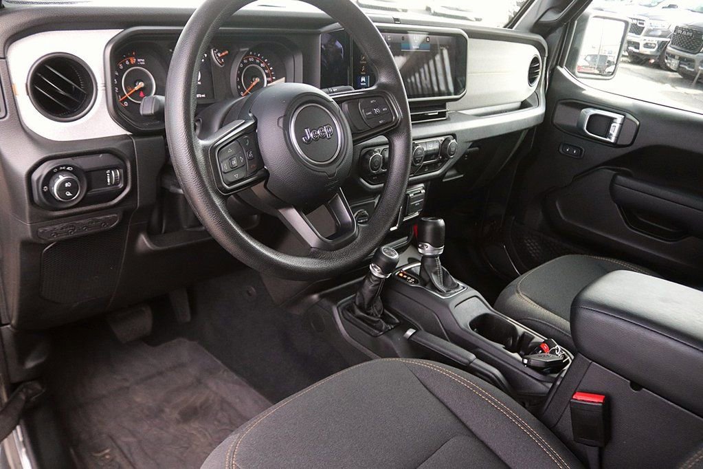 Used 2024 Jeep Gladiator Sport image 13