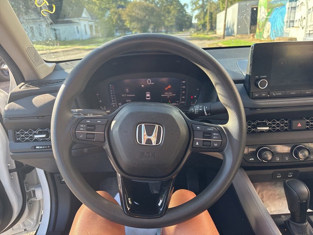 Used 2025 Honda Accord SE image 10