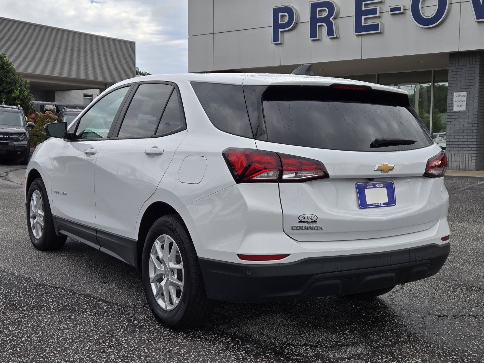 Used 2023 Chevrolet Equinox LS w/ LS Convenience Package FWD image 12