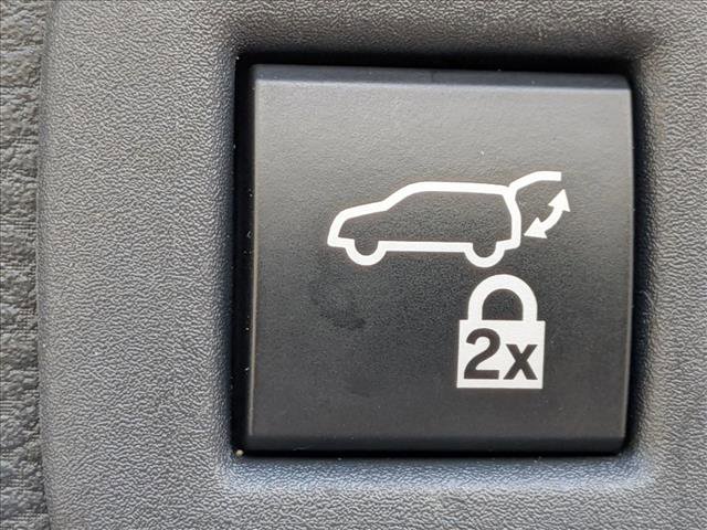 Used 2022 Toyota Sienna XSE FWD image 17